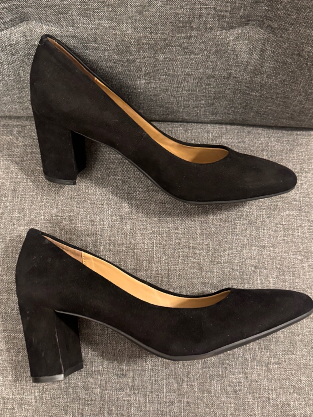 AEROSOLES Black Suede Block Heel Pumps